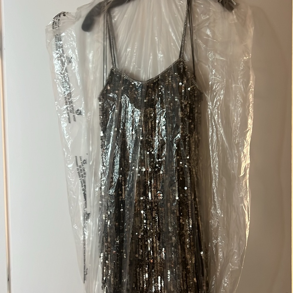 NWT Alice + Olivia Chicago Gunmetal Silver Sequin Fringe Flapper Mini Dress Sz 6 - Picture 4 of 17